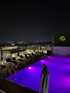 Homies-Mocha 1 BHK Rooftop Pool